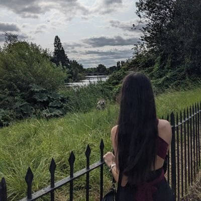 Jurista decidida pero dudosa en busca de una vida mejor🍀🌟
En realidad estoy fotocopiada👭
Intento desconectar pero me cuesta. Demasiados hobbies🎮📖👘🥘