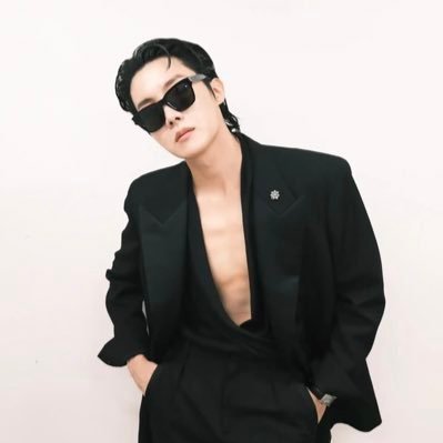 shkiiba3j's profile picture. ARMY💜ننه بزرگ تی ال