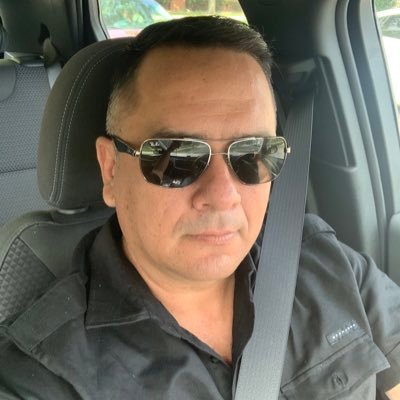 En esta cuenta se escriben tweets muy en serio pero también se escriben tweets en modo de joda. Queda de su inteligencia determinar cual es cual.