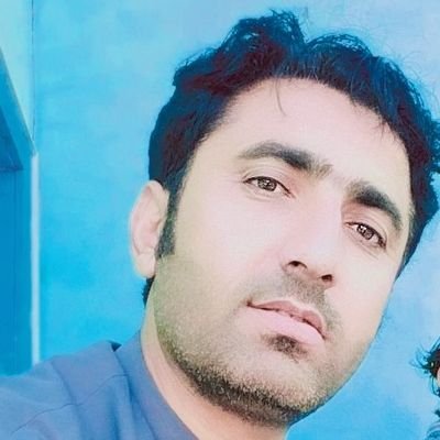 دا جنګ پـرست دي دوزخي شي واړه.
پــه جنتـونو کې بیــا شــر جـــوړوي.
ویښ شــه نړۍ درتـه قسم کـړی دی.
لــه تــا پښـتــونـــه تـــرهـګر جوړوي.
اقبال همکار پشتین