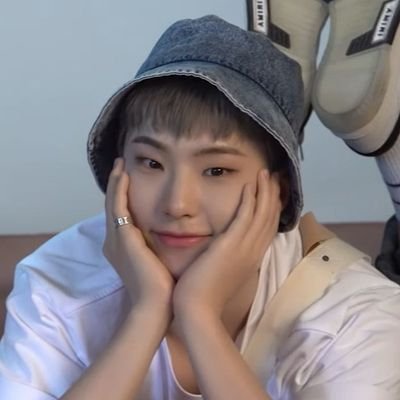 hoshiua12's profile picture. 