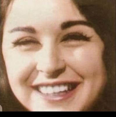 أهلاوية ومش بحب غير الأهلي ❤️
ومش بشجع غيره🦅
زوجي واولادي أغلي حاجة في حياتي😍 ربي يحفظهم لي🤲🏻