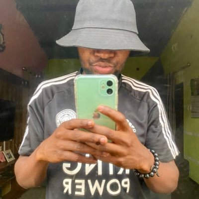 RandolphKiala00's profile picture. Il est difficile de sourire quand on veut pleurer