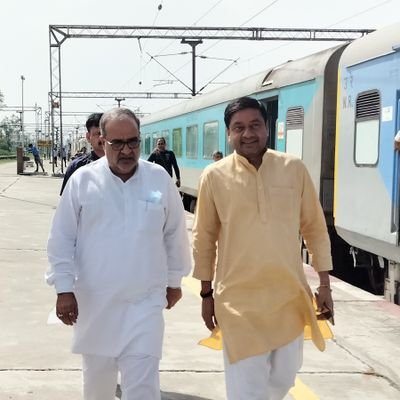 समर्थक मोहन कुमार लोधी जी जिला उपाध्यक्ष एव प्रत्याशी चमरौआ विधानसभा 35 रामपुर