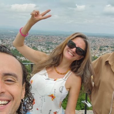 PRONTO HABRÁ LIBRO. Rompí, corté, abollé, dije e hice… Poeta más que amante… No solo el corazón 💔 está a la izquierda. Bloqueo fachossss