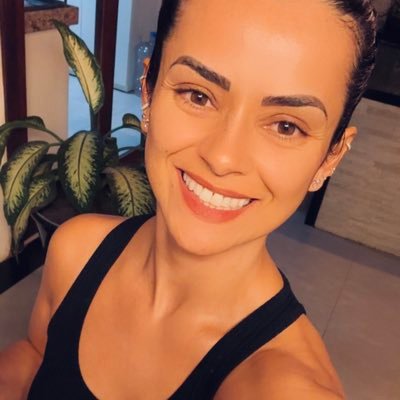 SandrielaC's profile picture. Sempre em busca da libertação mental