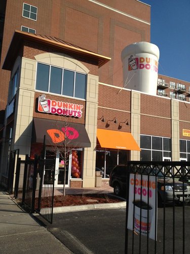 Located by the United Center with all of your favorite Dunkin' items & LOT'S of parking lot, too!

Open later when events are going on at the UC!