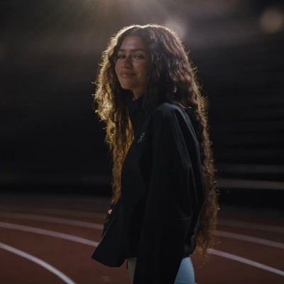 She/her, 22y, LEE
sim, eu fui banida do Twitter 2 vezes e tive quase um mês sem cá vir mas ESTOU DE VOLTA! By the way, sou só uma gaja cinéfila e deprimida.