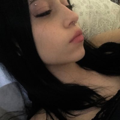 blanchejoure's profile picture. grape ice blueberry lemonade cranberry mint fresh ice pink green apple strawberry lemonade flavored cigarettes