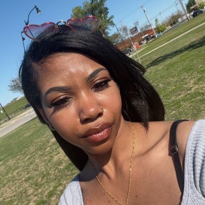 Charismatic Multipotentialite 🐆💖👑♋️ | Artist | Muse 💅🏽| All platforms:📲 @luhnyjuh | Relatable Queen ~ Allegedly Journal 7 | Personalized | Beauty Mark