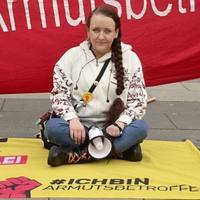 Sie/Ihr 🌈 Team Köln #IchBinArmutsbetroffen & G!G
#Toleranz #Antirassismus #Solidarität, #MmB;
Nazis,Qd,Menschenfeindliche werden geblockt