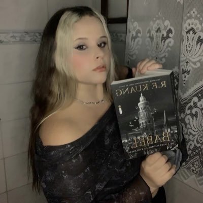 🗡 | Bookstan, Marvel e animes | Ela/Dela 26y | Engenharia | INTP | “Nɑ rɑzrushɑ’yɑ. E’yɑ rɑzrushost.” Nɑo estou ɑrruinɑdɑ. Eu sou ɑ ruínɑ.