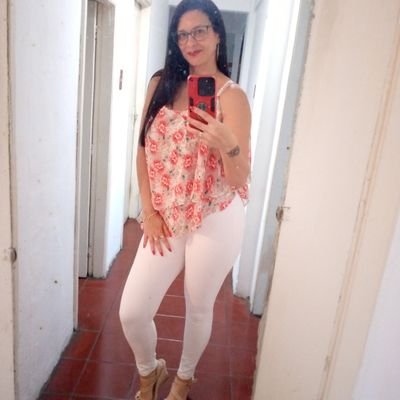 vgia13's profile picture. Docente, respeto tendencias,religiones,opiniones, etc; respeta las mias!enamorada de la música,nada mejor para sentirte vivo!Amante y protectora de los animales