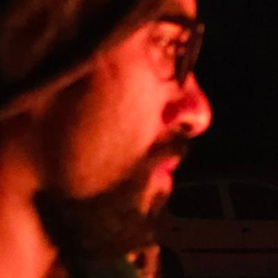 inPaleBlueDot's profile picture. یک فوتون جدا مانده در نقطه آبی کمرنگ.       
              
                                                                  dev