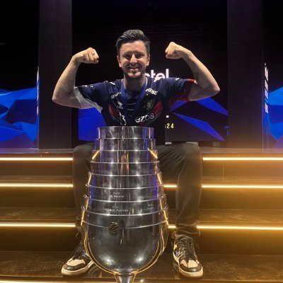 Vive la France 🇨🇵🥐🥖
La prestigieuse #Vitality MAJOR Zywoo 24 MVP le Rois de L'Esport FR.