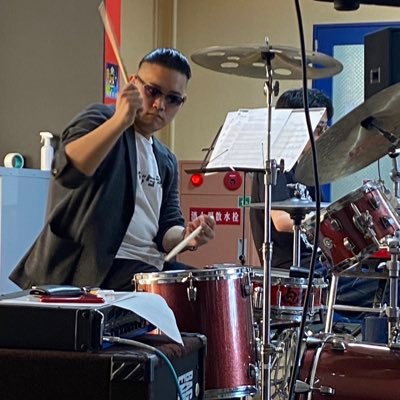 兵庫県伊丹市出身 甲陽音楽学院卒Drummer,Percussionist,Humanbeatboxer お酒飲めません