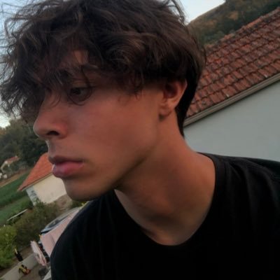 qaralho74's profile picture. 