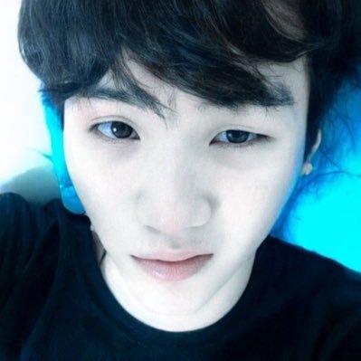 yoongisznn's profile picture. 💚