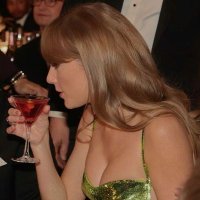 Taylor Swift is the music industry🔮❤️🩹 (@joogabrielct3) 's Twitter Profile