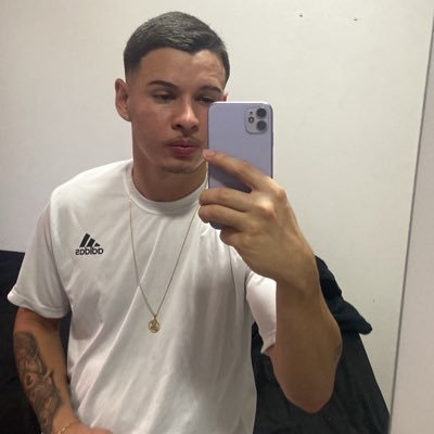 Habilidoso_10's profile picture. só quem arrisca merece viver o extraordinário