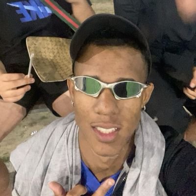 realthuglife22's profile picture. 