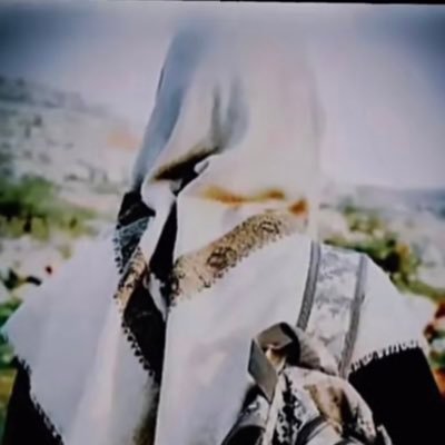 ghassan11016558's profile picture. ليس يعين الظالمين بظلمهم سوى أدنياء تستلذ المثالبا فهم مثل كلب الصيد يتبع ربه ليلتذ لا نفعا جنى بل متاعبا