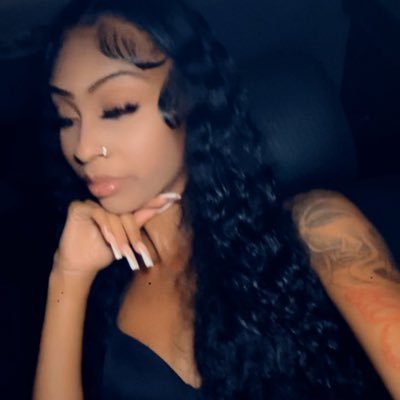 ONLY PAGE 🩷 || 🤭Content Creator/Entertainer🎀✨ || dm me for FaceTime shows ✨