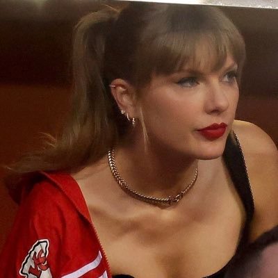nina zenik’s gf (danielle galligan approved)| owner of clean by taylor swift | she/her