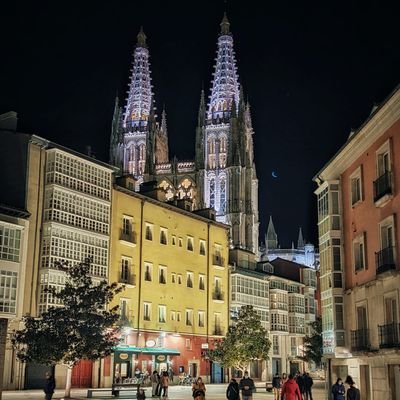 Soy católico ✝️ y Español 🇪🇦 de Castilla 🏰 Burgalés de HontoriaDelPinar🌲 socio del Burgos C.F.⚽ 🤍🖤 y del San Pablo 🏀💙