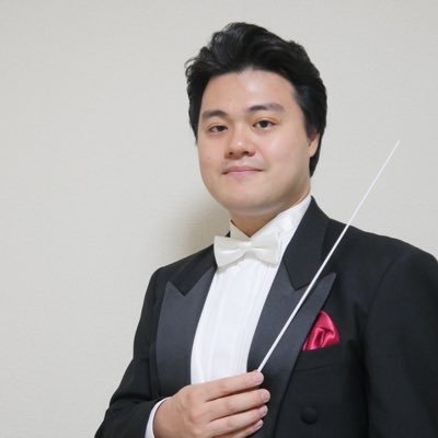 指揮を飯守泰次郎、矢崎彦太郎、田中良和、塩谷明各氏に師事。持ち味は器楽的に整理された端正な音楽作りはもちろん、声楽曲のレパートリーも広く演奏家の最大限の能力を発揮させるテクニックが器楽演奏家、声楽家から絶大の信頼がある。FME指揮者、国立音楽院指導講師、やまと国際オペラ協会会員