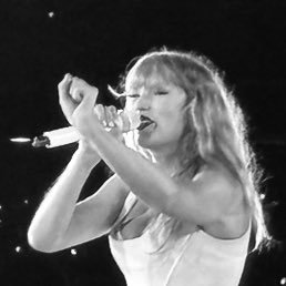 Gabiiimm_'s profile picture. 𓏲 ˖. Lisbon N2 🪩 𓂃