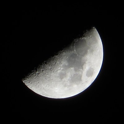 30代前半まで彼女いない歴年齢で年収400万。低年収で奨学金返済あり、女性から相手にされず酷い扱いを受け女性不信に。その後転職して5年で年収が2.5倍になり現在年収1,200万。婚活でアラフォー女性から申し込まれたが異性として見れず約2年前に婚活から撤退。独身。