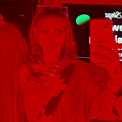 Nowaymber's profile picture. full of emotions and my favorite flowers are lilies