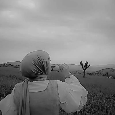 ece_azize's profile picture. Bir gülüşüne denk geldim...