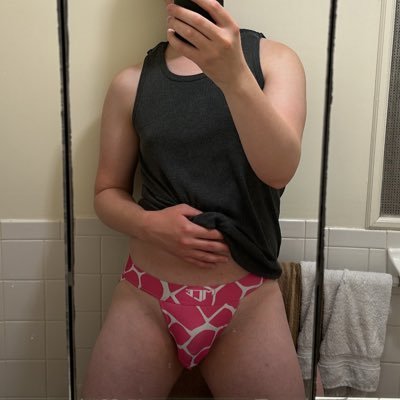 🔞 A broken whore from Hampton University | he/him |