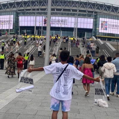 _swift13s's profile picture. it was rare I WAS THERE (LONDON N4)