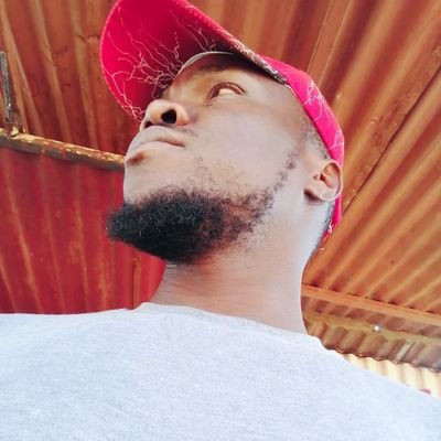 Father of 1👶🏽|
EFF ground force✊🏽 |
Kaizer Chiefs♥️ |
Liverpool♥️|