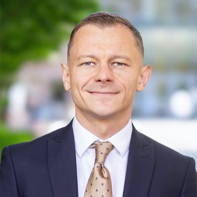 Political analyst, visiting fellow at the European Council on Foreign Relations @ecfr.
Former diplomat. Currently at @Harvard