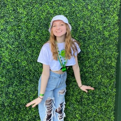 _Sara_C13's profile picture. cmu - AΓΔ alum