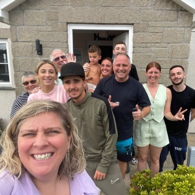 Hard worker from Bermondsey London, loves her family. Only have a few close friends,but many friendships with people. Out spoken and loyal. Living the dream 😘