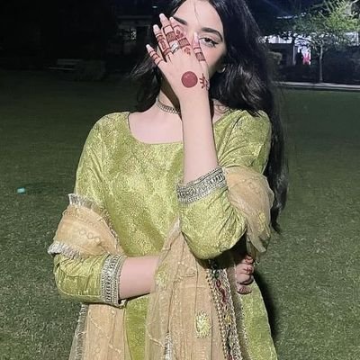 unaiza1689601's profile picture. M student of medical