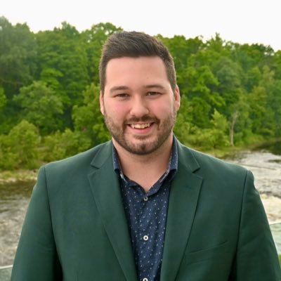Queen’s PPE ‘22. Président-Adjoint - Francophone for @OYLorg. Politics, Football, board games.
