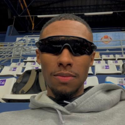 guibonzin's profile picture. mlk zika com um pouco de mlk tímido