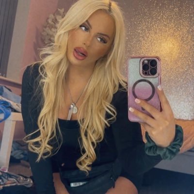 • unattainable, spoilt princess 👸🏼 • uk based financial dominatrix • video responses📸• no meets or nude❌