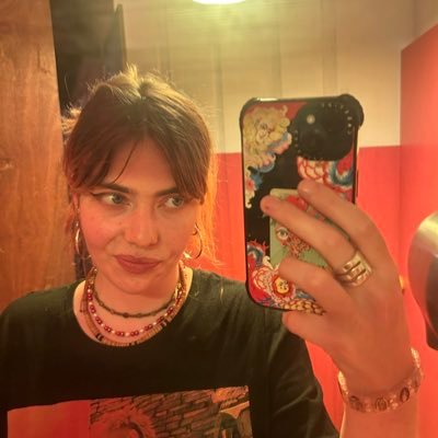 geniebadia's profile picture. oxford modern languages mst. big on mariana enriquez and camp vampire media. partial to artichokes on pizza