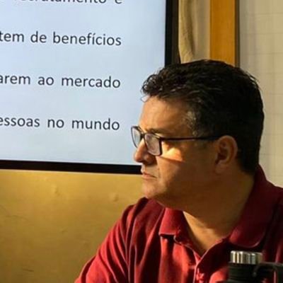 Advogado e professor. Corinthiano e progressista. Defensor do Estado Democrático de Direito. A vida é feita de escolhas.