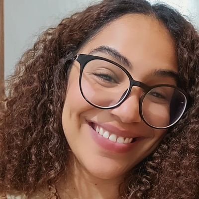 Futura professora de química, fã número 1 de dona BIONCE e eterna descornada por Game Of Thrones.
COM GRANDES PODERES VEM GRANDES RESPONSABILIDADES.