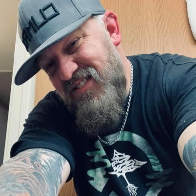 🌎~software designer, Stubborn optimist & Founder - graphic designer @goodfuckingecoadvice NED, buddy & more!⚡️