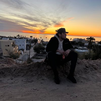 carlosafm11's profile picture. https://t.co/CLRoNjkGHa