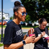 Lindsey Hicks (@l_hicks04) 's Twitter Profile
